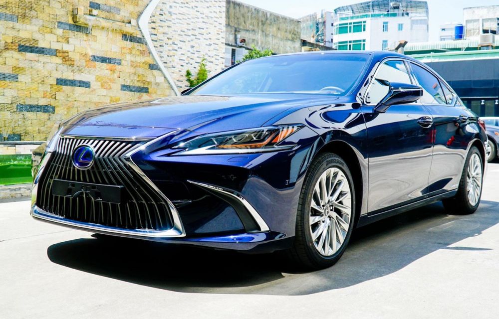 Ngoại hình Lexus ES 300h phiên bản mới. (Ảnh nguồn: TMV)