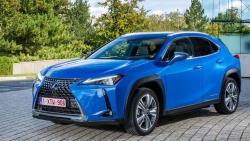 Toyota ra mắt xe Lexus UX300e chạy bằng điện tại Thái Lan