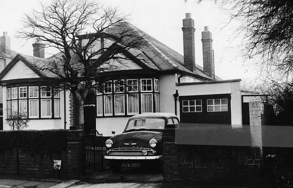 Bí mật trong căn nhà gỗ ở ngoại ô London