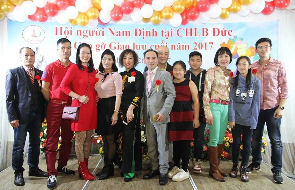 Muôn vẻ kiều bào đón "Tết Tây"