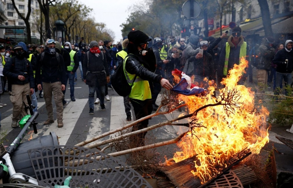“Cơn lốc màu vàng” trước thềm 2019
