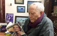 nha van hoa huu ngoc chuyen cai bat tay