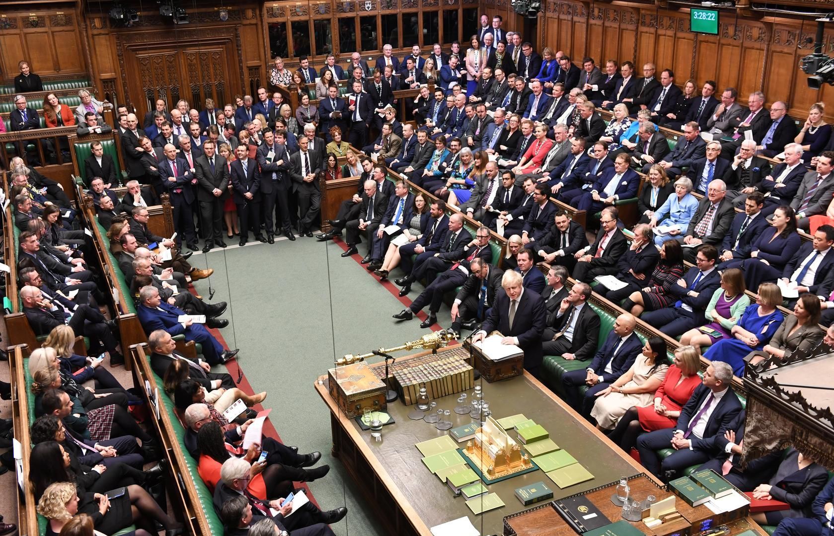 Đối đầu lập pháp - hành pháp: Bình cũ, rượu mới