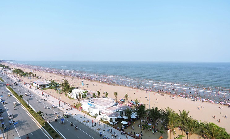 Sầm Sơn - một trong những bãi biển đẹp nhất cả nước.