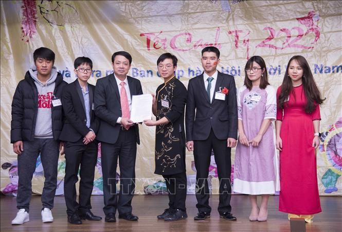 Ra mắt Ban chấp hành Hội người Việt Nam tại tỉnh Ibaraki (Nhật Bản) ra mat ban chap hanh hoi nguoi viet nam tai tinh ibaraki nhat ban