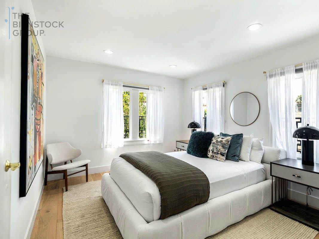 ben trong biet thu meghan markle tung song voi chong cu