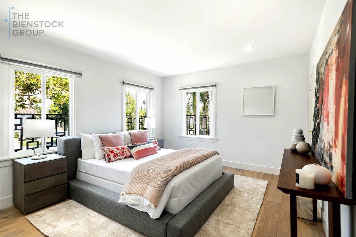 ben trong biet thu meghan markle tung song voi chong cu