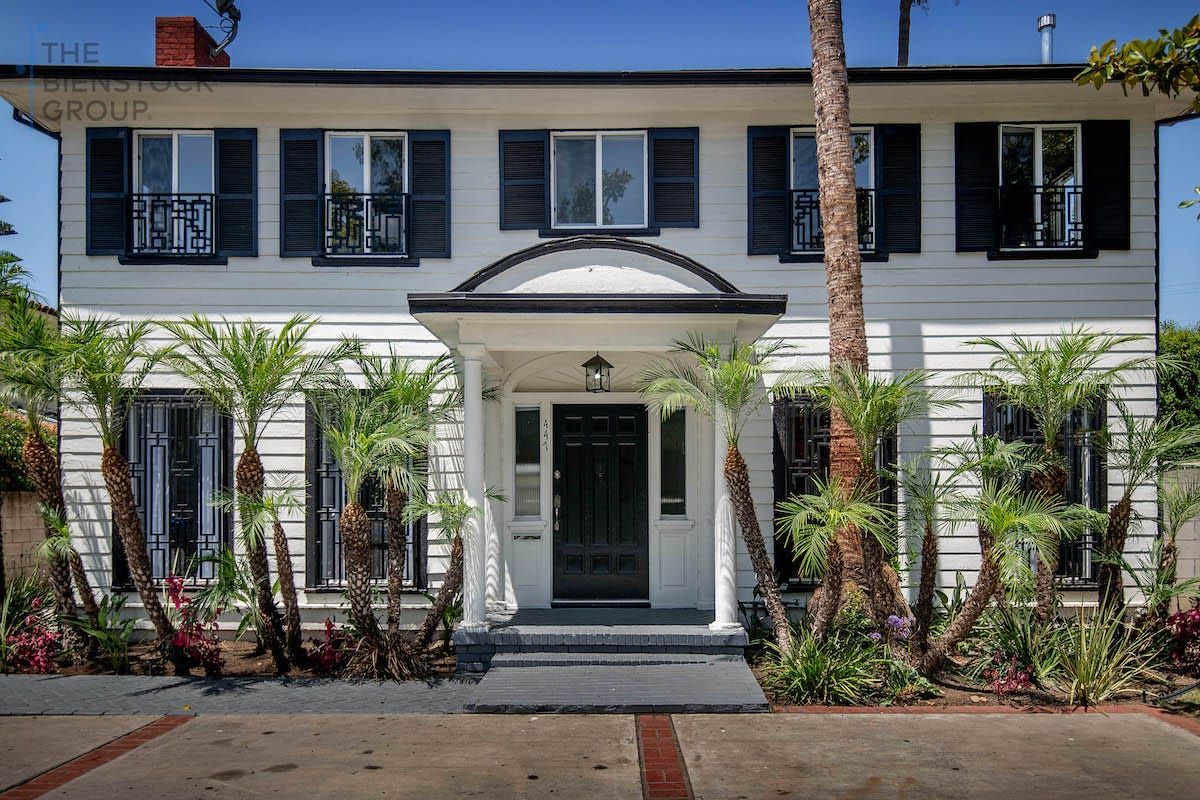 ben trong biet thu meghan markle tung song voi chong cu