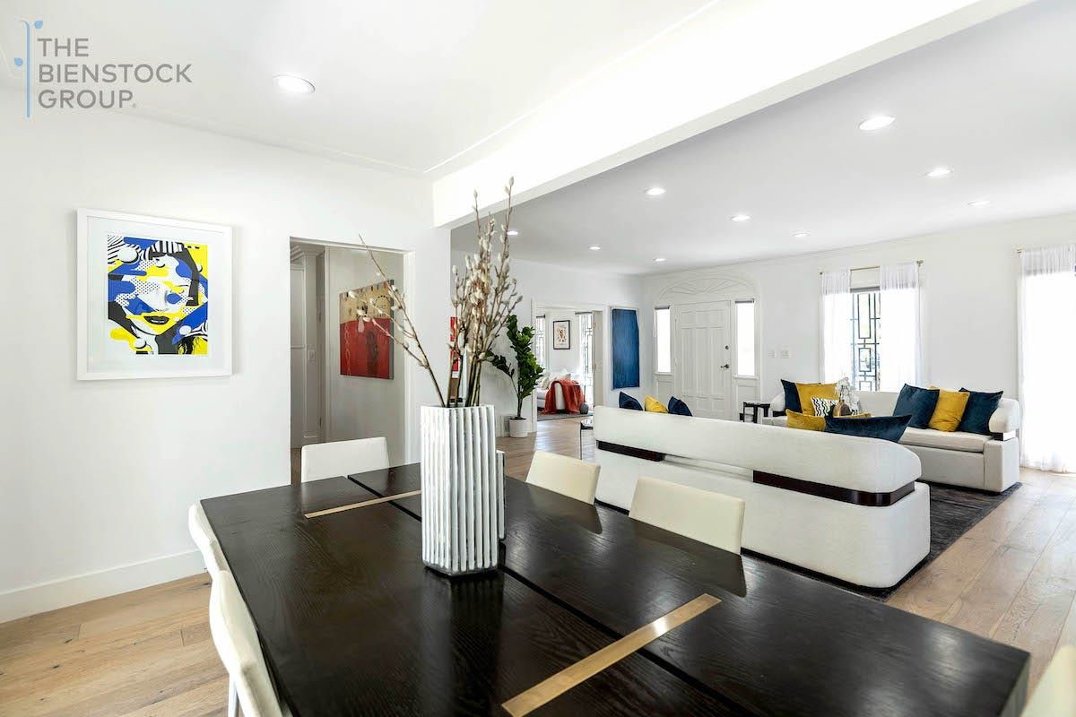 ben trong biet thu meghan markle tung song voi chong cu