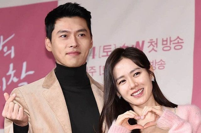 Chuyện tình của Son Ye Jin và Hyun Bin đang nhận được sự ủng hộ của người hâm mộ khắp châu Á. Chuyện tình của Son Ye Jin và Hyun Bin đang nhận được sự ủng hộ của người hâm mộ khắp châu Á.