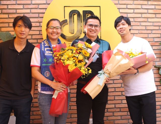 Công Phượng và Tuấn Anh nói gì về HLV Kiatisuk?