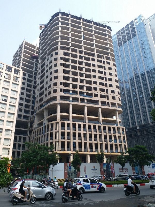 Nhiều dự án chậm triển khai do dịch Covid-19 và bị vướng vào pháp lý khiến nguồn cung sản phẩm thị thu hẹp. Nhiều dự án chậm triển khai do dịch Covid-19 và bị vướng vào pháp lý khiến nguồn cung sản phẩm thị thu hẹp.