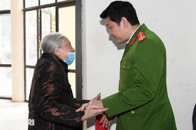 Hà Nội bắt đầu cấp thẻ Căn cước công dân trên địa bàn