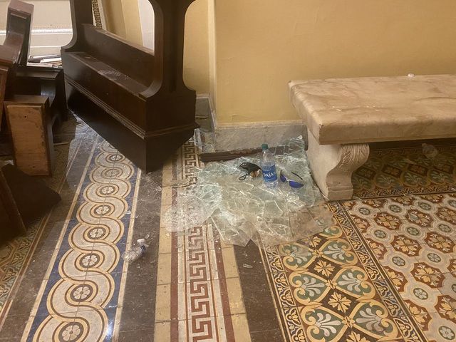 Cảnh tan hoang của Trụ sở quốc hội Mỹ sau 'cơn bão' biểu tình Cảnh tan hoang của tòa nhà quốc hội Mỹ sau 'bão' biểu tình