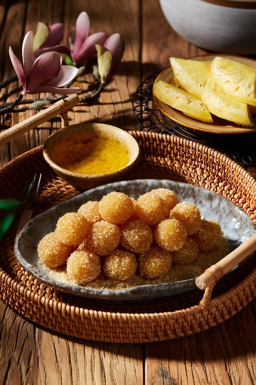 Hoài niệm mứt Tết - Cuốn sách thú vị dành cho những người phụ nữ yêu nữ công gia chánh