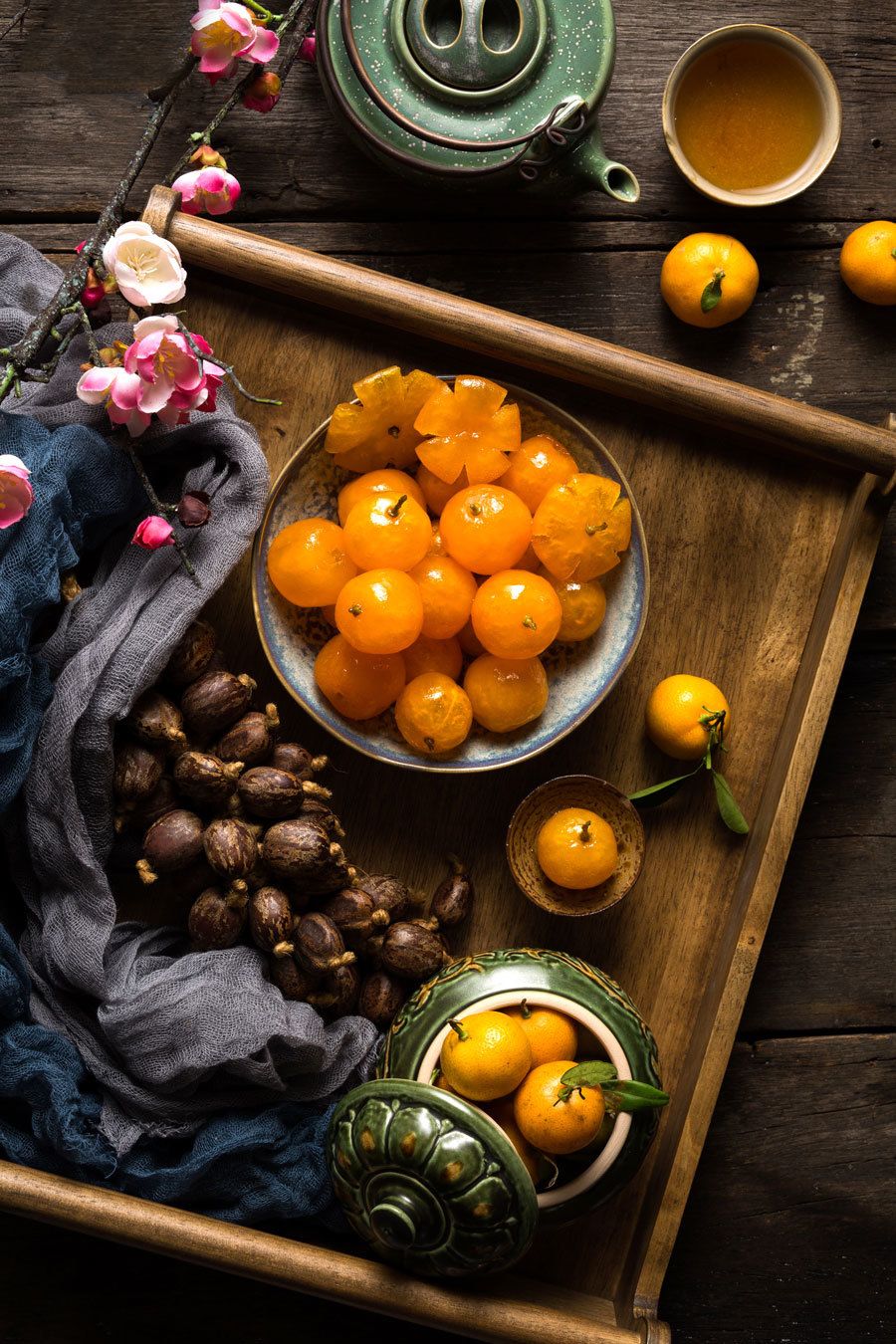 Hoài niệm mứt Tết - Cuốn sách thú vị dành cho những người phụ nữ yêu nữ công gia chánh