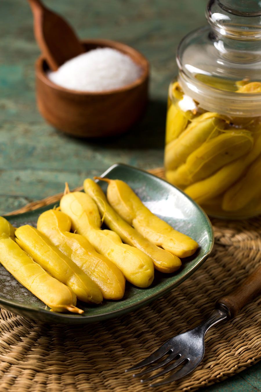 Hoài niệm mứt Tết - Cuốn sách thú vị dành cho những người phụ nữ yêu nữ công gia chánh