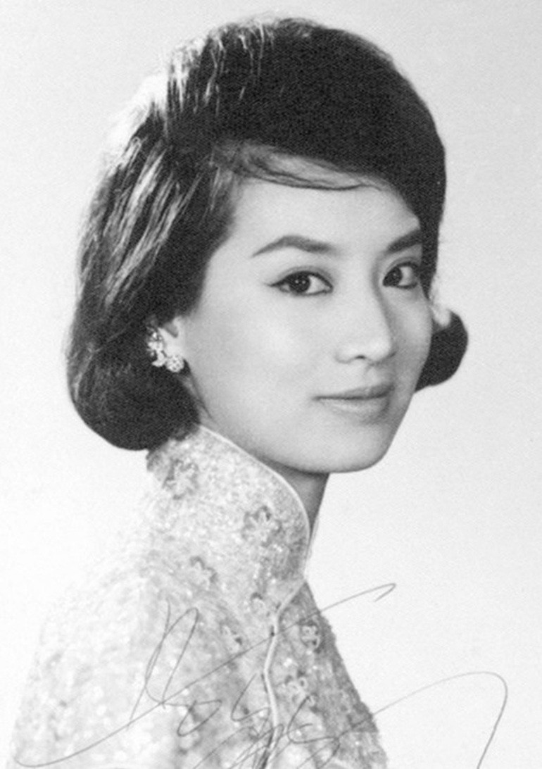 Phương Dật Hoa với nhan sắc cuốn hút thời trẻ. (Nguồn: Straitstimes) Phương Dật Hoa với nhan sắc cuốn hút thời trẻ. (Nguồn: Straitstimes)