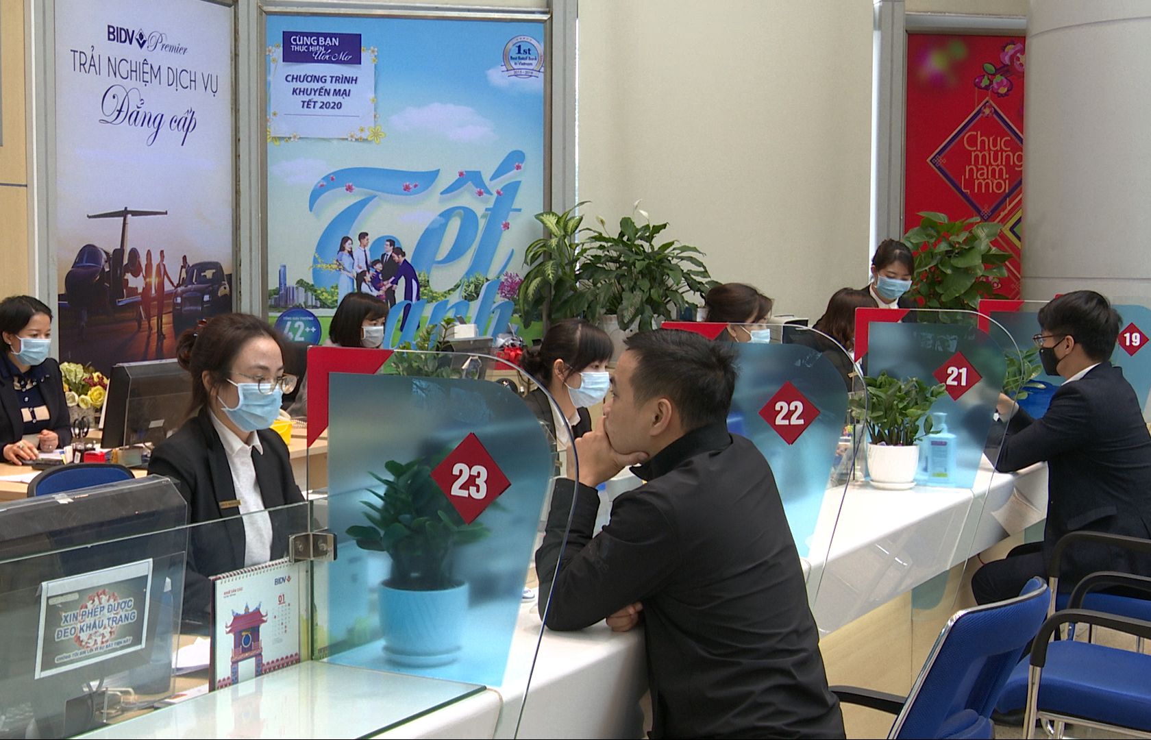 Dịch bệnh do virus corona: Làm thế nào để giao dịch ngân hàng an toàn?