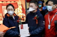 khau trang the hien ca tinh phu kien hot nhat lang thoi trang quoc te