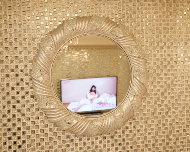 Thậm chí có nơi còn phục vụ cả những thước phim khiêu dâm, bởi chúng được chấp nhận và là một phần trong văn hóa Nhật Bản. (Nguồn: Theguardian/Japan Times) Thậm chí có nơi còn phục vụ cả những thước phim khiêu dâm, bởi chúng được chấp nhận và là một phần trong văn hóa Nhật Bản. (Nguồn: Theguardian/Japan Times)