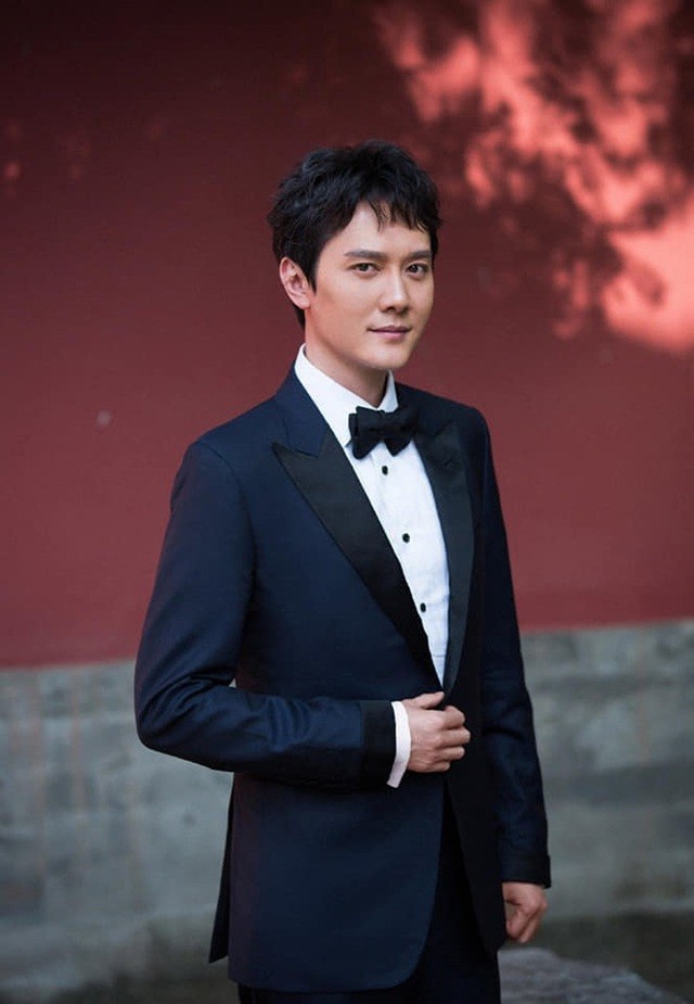 Vừa phủ nhận tin đồn ngoại tình chưa lâu, Triệu Lệ Dĩnh và Phùng Thiệu Phong lại đối mặt với nghi vấn ly hôn