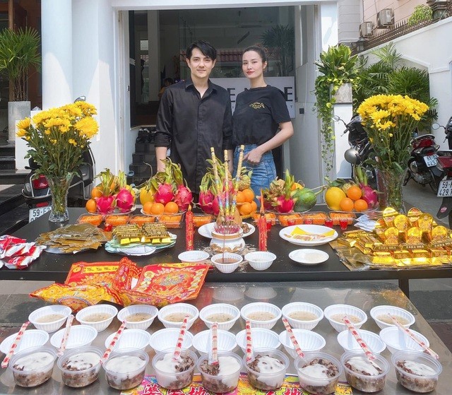 'Soi' mâm cỗ ngày vía Thần Tài của loạt sao Việt 'Soi' mâm cỗ ngày vía Thần Tài của loạt sao Việt