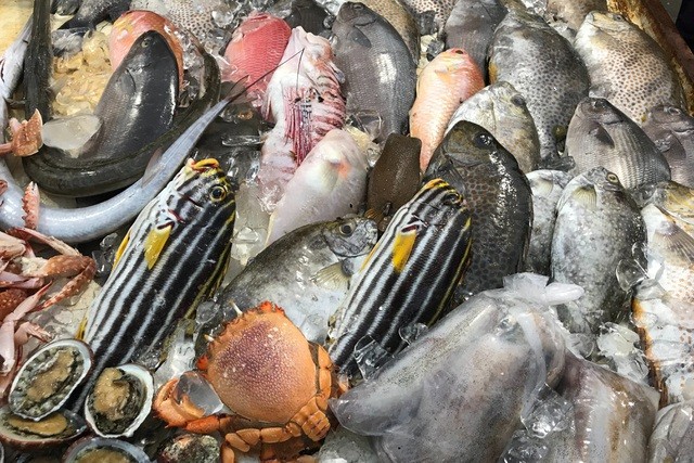 Hải sản ở Lý Sơn được đánh bắt gần bờ nên rất tươi ngon. (Nguồn: Dân trí)