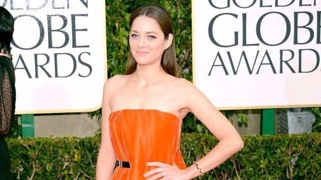 Những bộ trang phục ghi dấu ấn trong lịch sử thảm đỏ lễ trao giải Quả Cầu Vàng (phần 2)