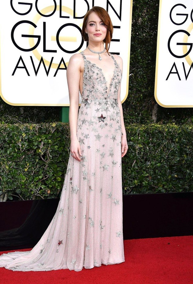 Những bộ trang phục ghi dấu ấn trong lịch sử thảm đỏ lễ trao giải Quả Cầu Vàng (phần 2)