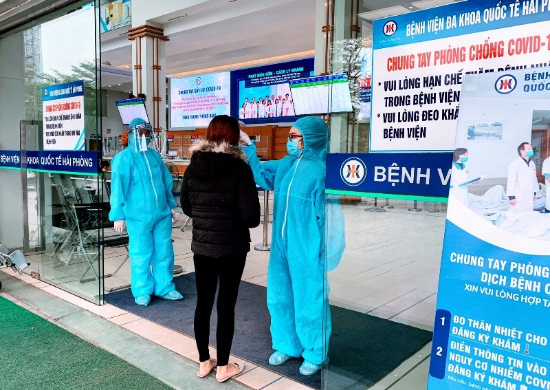 Các cơ sở y tế phải thực hiện nghiêm những quy định về an toàn phòng, chống dịch Covid-19. (Nguồn: Nhân dân) Các cơ sở y tế phải thực hiện nghiêm những quy định về an toàn phòng, chống dịch Covid-19. (Nguồn: Nhân dân)