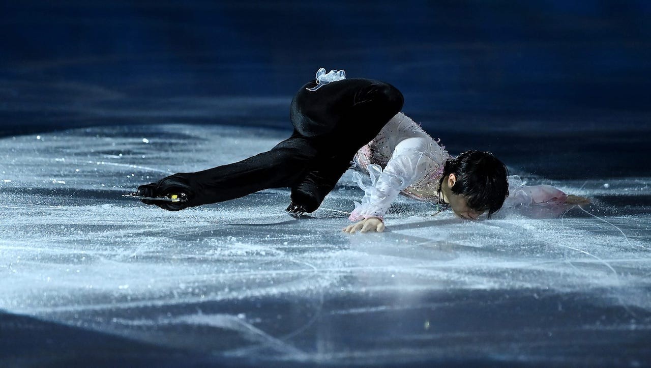 Màn trình diễn tại Gala mừng Lễ bế mạc Olympic Bắc Kinh 2022 của Hanyu Yuzuru khiến cộng đồng Weibo 'sôi sục'