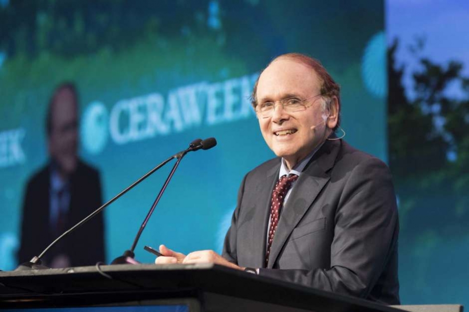 ceraweek 2019 cuoc doi dau giua nhien lieu hoa thach va tai tao