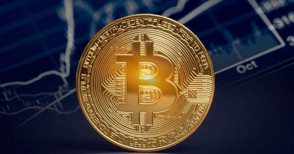 Bitcoin 'cưỡi sóng',
