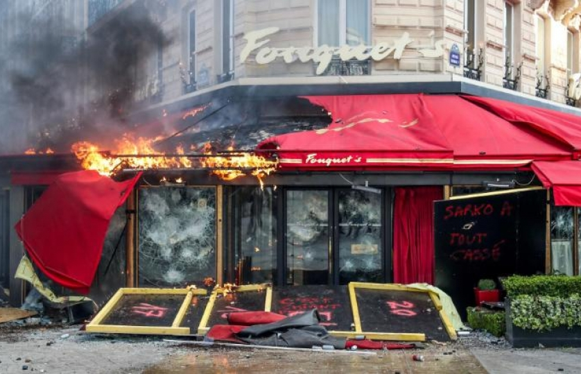 Pháp miễn nhiệm cảnh sát trưởng Paris, cấm biểu tình tại một số khu vực