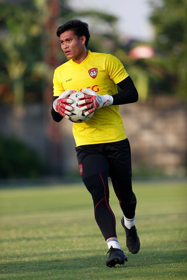 Ai chiếm chỗ của Thủ môn Văn Lâm ở CLB Muangthong United thu mon chiem cho cua van lam duoc xem la hien tuong cua thai league