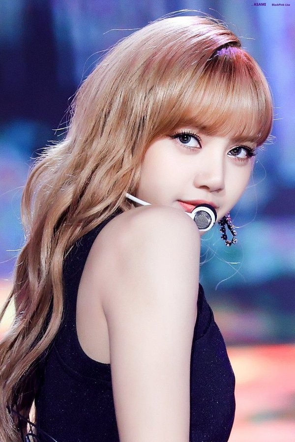 Lisa BLACKPINK là sao Kpop ngoại quốc nổi tiếng nhất ở thời điểm hiện tại. Nữ nghệ sỹ cũng dẫn đầu BXH độ nổi tiếng trong nhiều năm. (Nguồn: Korea Boo)