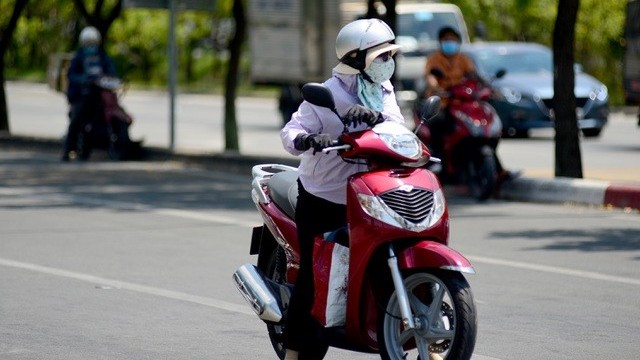 Miền Bắc mưa rét, TP. Hồ Chí Minh nắng nóng gay gắt 36 độ C