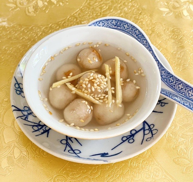 Du lịch Huế: Lạ miệng món chè heo quay nổi tiếng ở cố đô