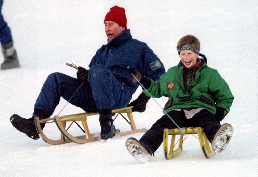 Những bức ảnh ghi lại cuộc sống của Hoàng tử Harry trước khi rời Hoàng gia Anh