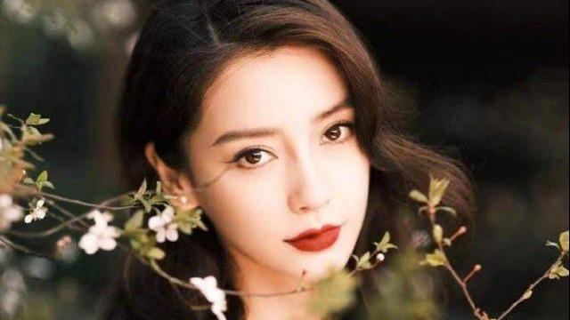 Giảng viên thừa nhận bất lực trong việc chỉ dạy Angelababy về diễn xuất