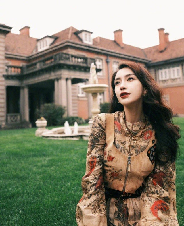 Ngôi sao nổi tiếng từng mời giáo viên tới kèm cặp và chăm chỉ học tập để cải thiện khả năng diễn xuất vào năm 2017.