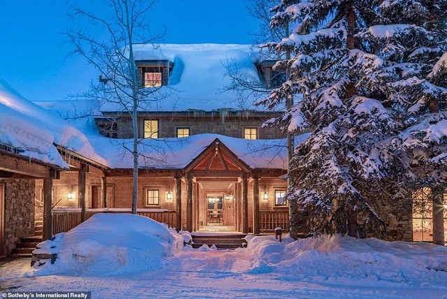 Sao Hollywood: Tom Cruise rao bán ngôi nhà đẹp như cổ tích