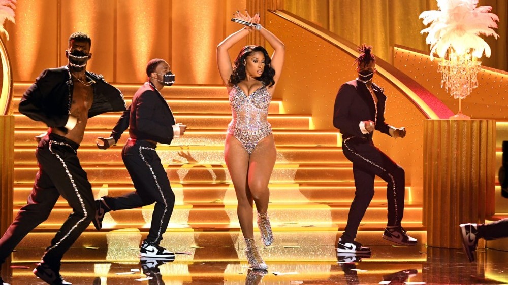 Những khoảnh khắc ấn tượng tại lễ trao giải Grammy 2021