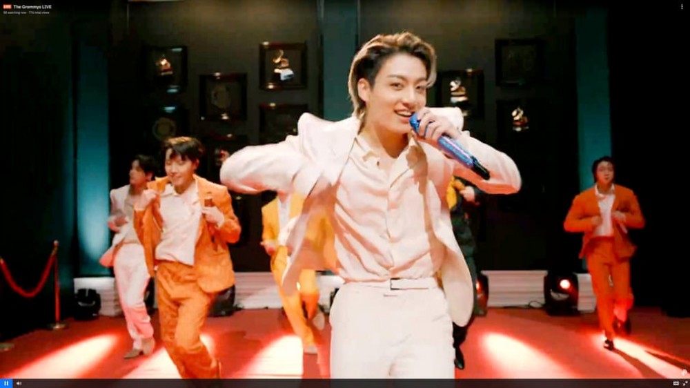 Những khoảnh khắc ấn tượng tại lễ trao giải Grammy 2021