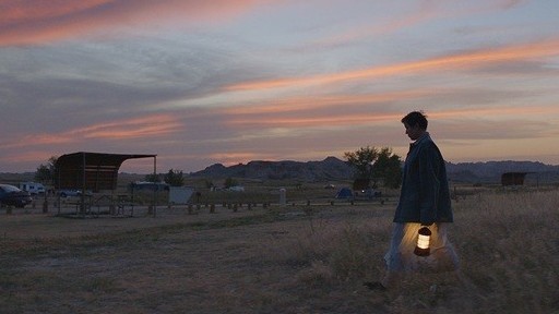 Phim Nomadland: Nghị lực sống của những cảnh đời 'không chốn nương thân'