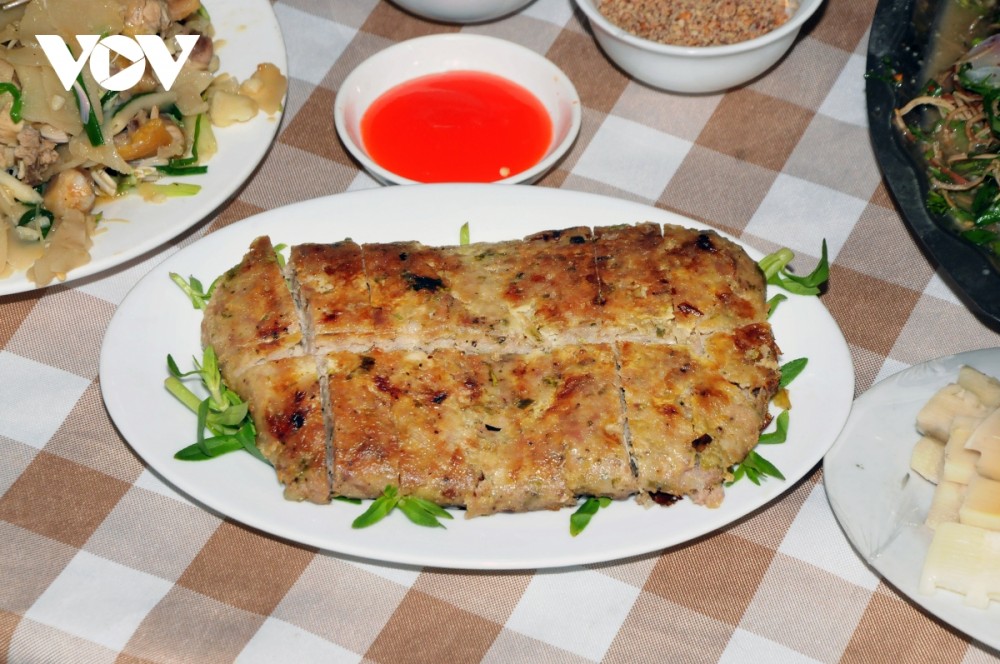 Lên Sơn La thưởng thức món ăn hấp dẫn từ hoa ban