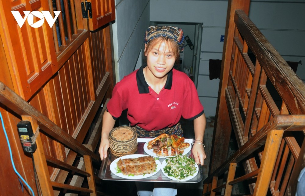 Lên Sơn La thưởng thức món ăn hấp dẫn từ hoa ban