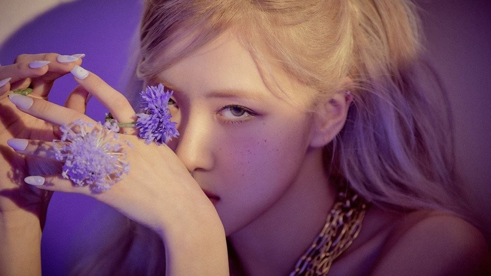 MV 'On The Ground' của Rosé BLACKPINK tiếp tục đứng đầu hai bảng xếp hạng của Billboard