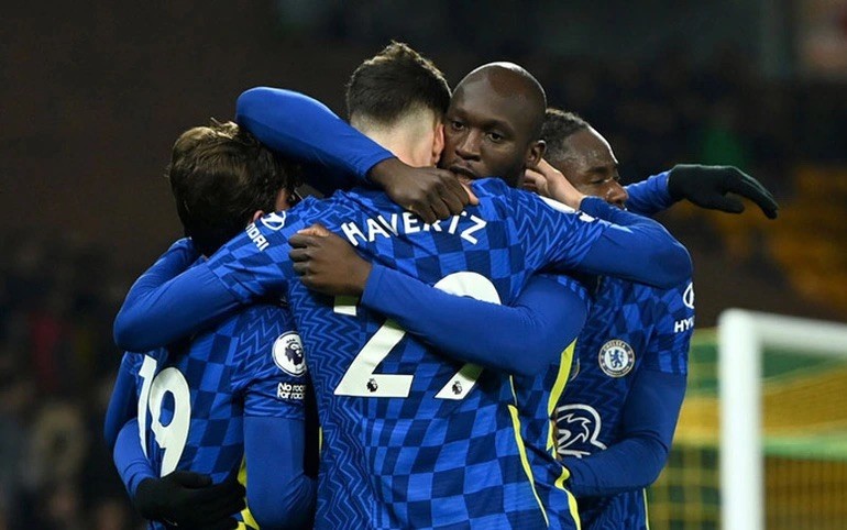 Chelsea được nới lỏng lệnh trừng phạt, khi được quyền sử dụng tiền bản quyền truyền hình và tiền thưởng để hoạt động trong mùa này. Chelsea được nới lỏng lệnh trừng phạt, khi được quyền sử dụng tiền bản quyền truyền hình và tiền thưởng để hoạt động trong mùa này.